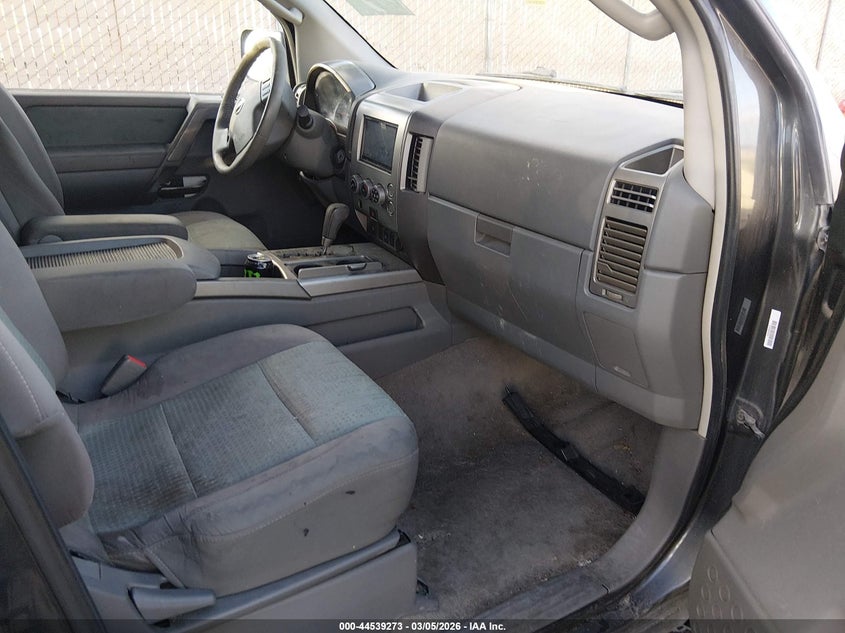 2005 Nissan Titan Se