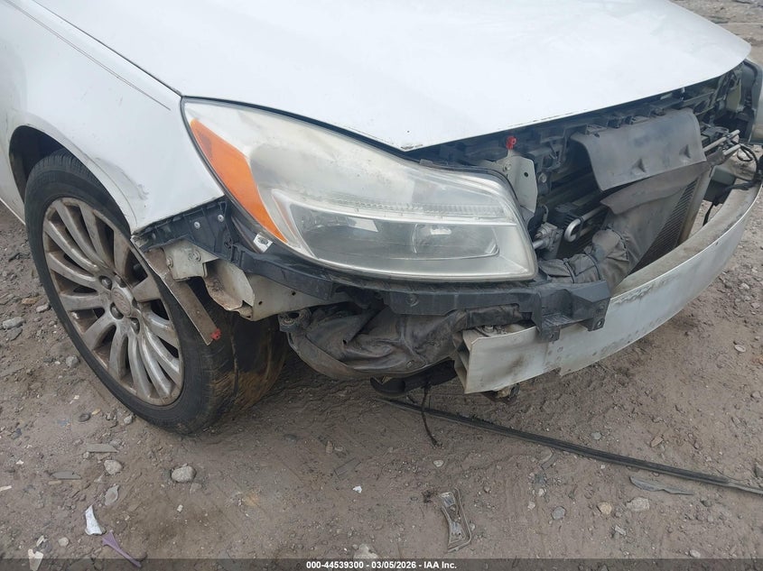 2011 BUICK REGAL auction photo 6