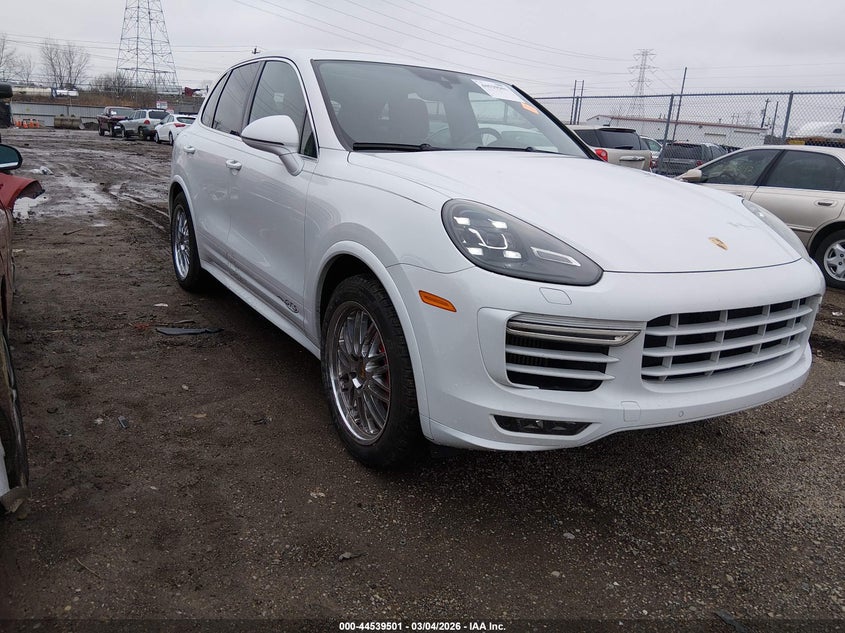2016 Porsche Cayenne Gts