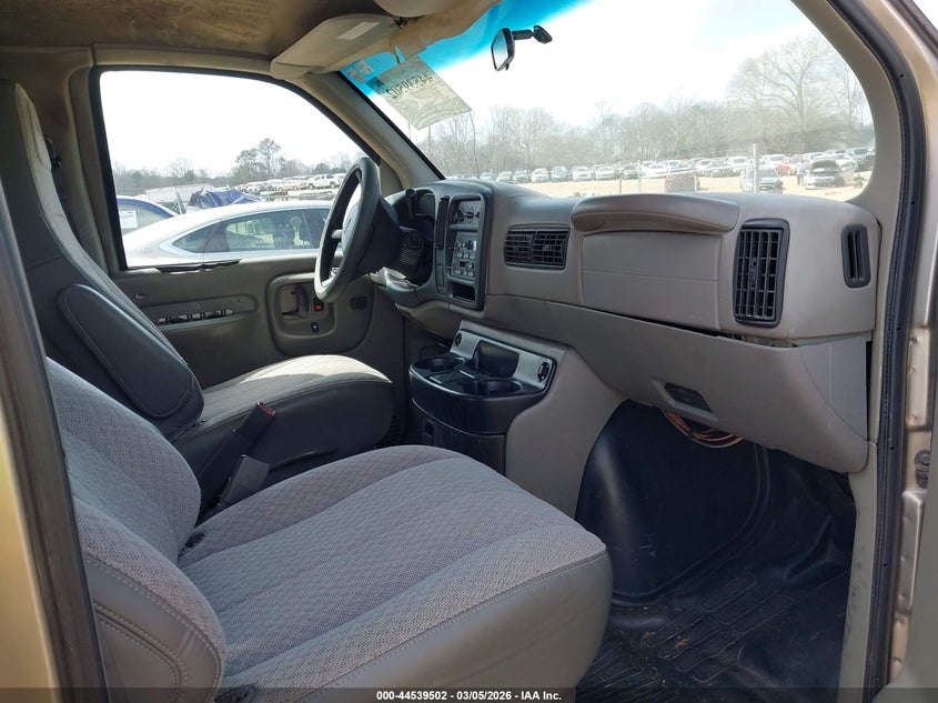 2001 GMC Savana Standard