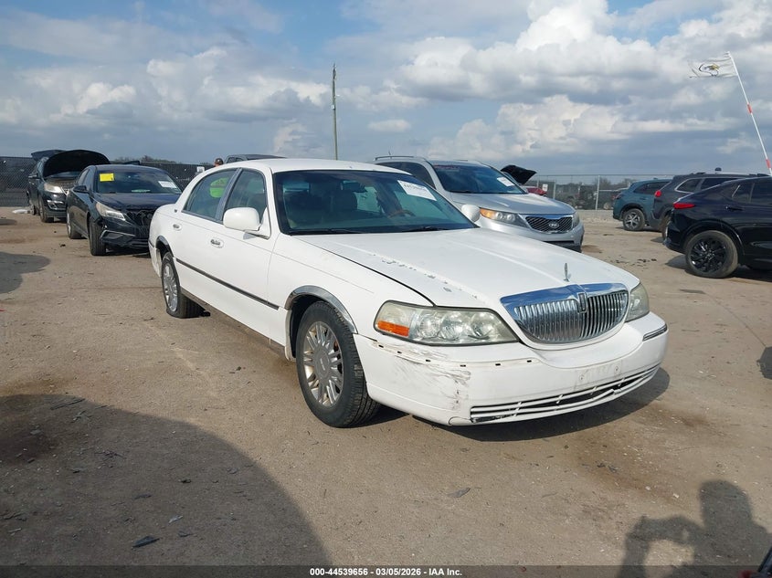 2008 Lincoln Town Car Signature Limited
