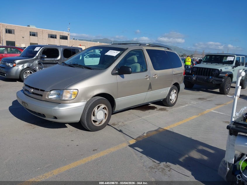 2000 Toyota Sienna Xle
