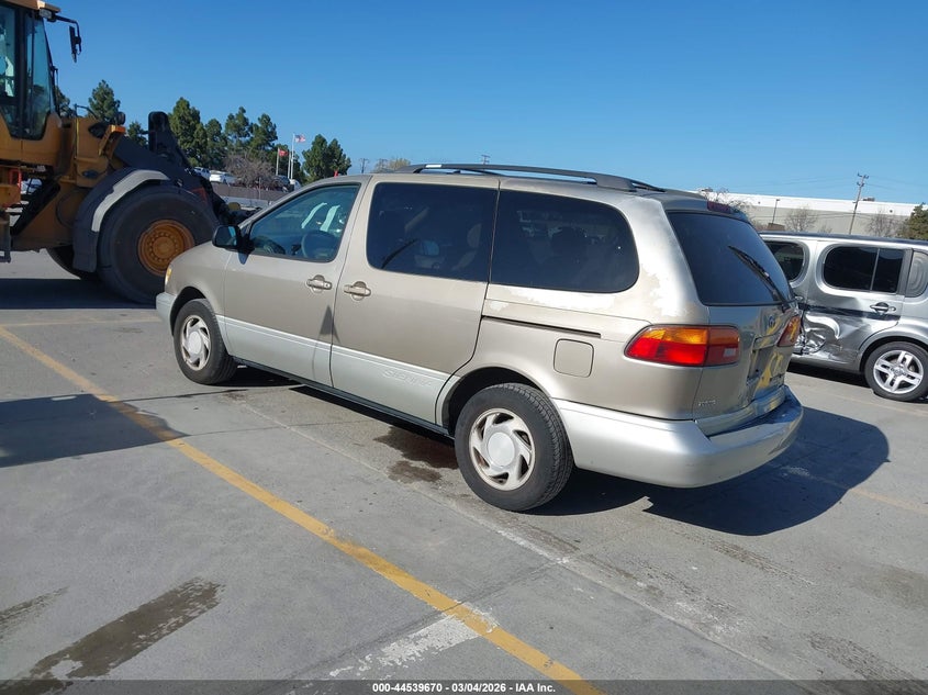 2000 Toyota Sienna Xle