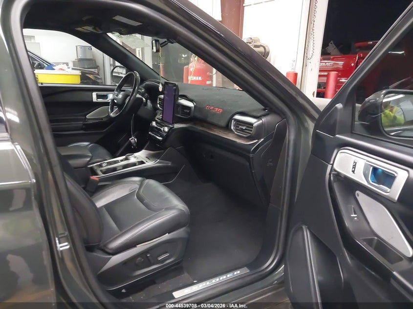 2022 Ford Explorer Platinum