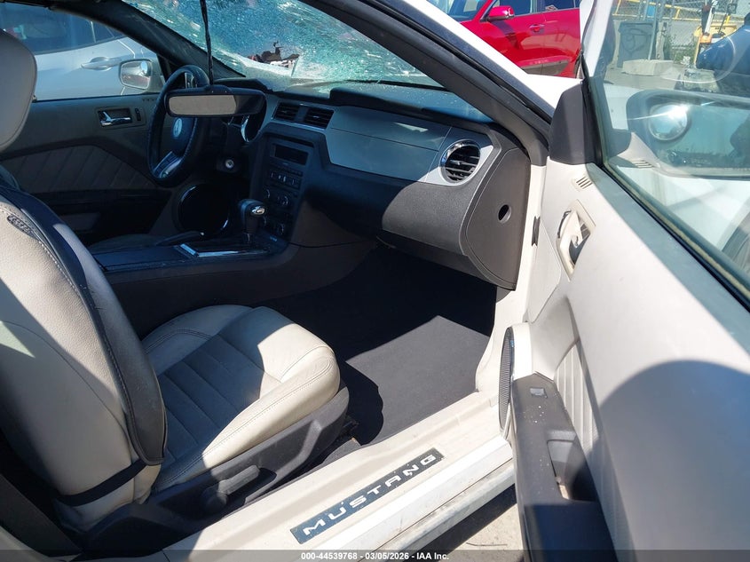 2010 Ford Mustang V6/V6 Premium