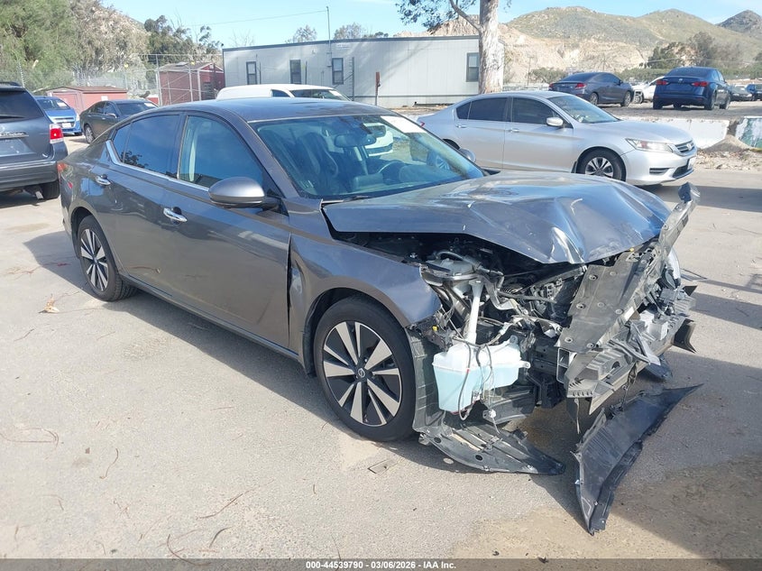2021 Nissan Altima Platinum Intelligent Awd