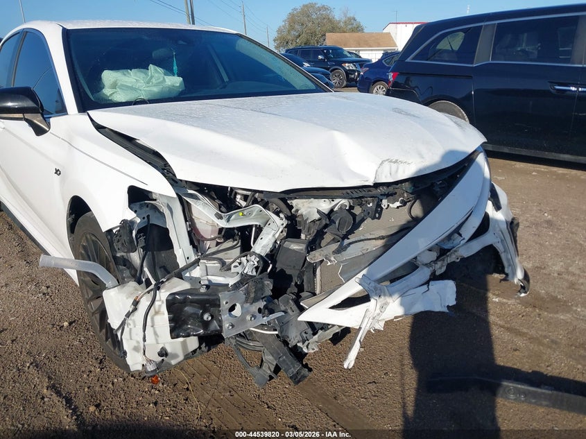 2021 TOYOTA CAMRY auction photo 6