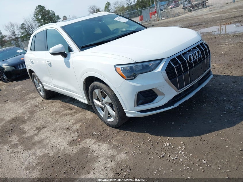 WA1AUCF31M1101456 AUDI Q3 Photo 1