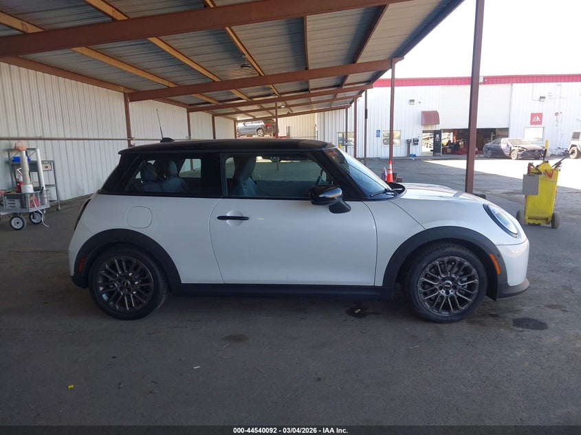 2025 Mini Hardtop Cooper VIN: WMW13GD08S2W46227 Lot: 44540092