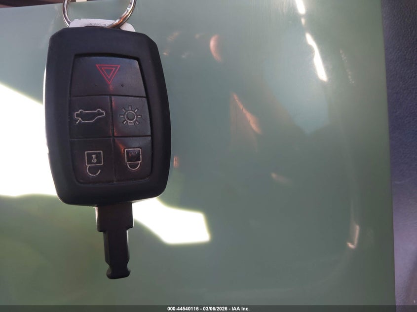 2013 Volvo C30 T5 VIN: YV1672MK6D2306640 Lot: 44540116