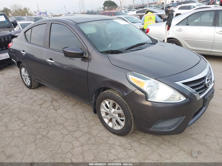 2015 Nissan Versa 1.6 Sv
