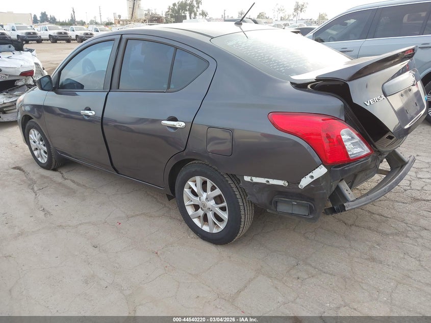 2015 Nissan Versa 1.6 Sv