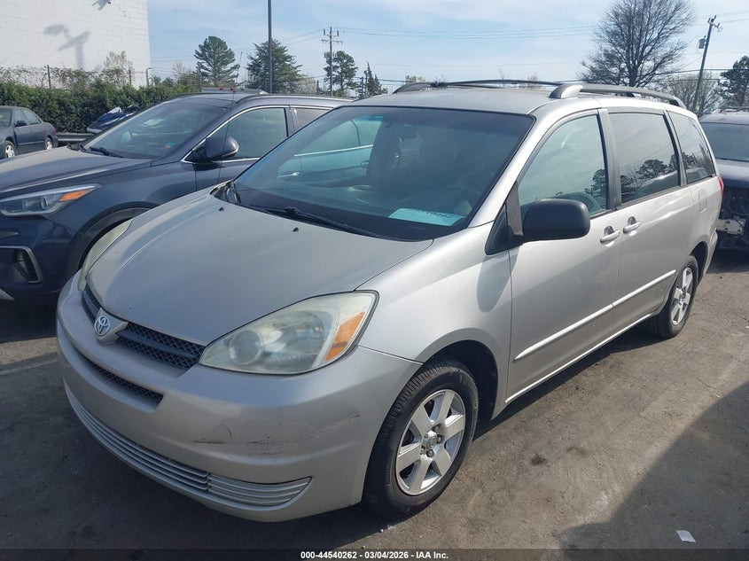 2004 Toyota Sienna Le