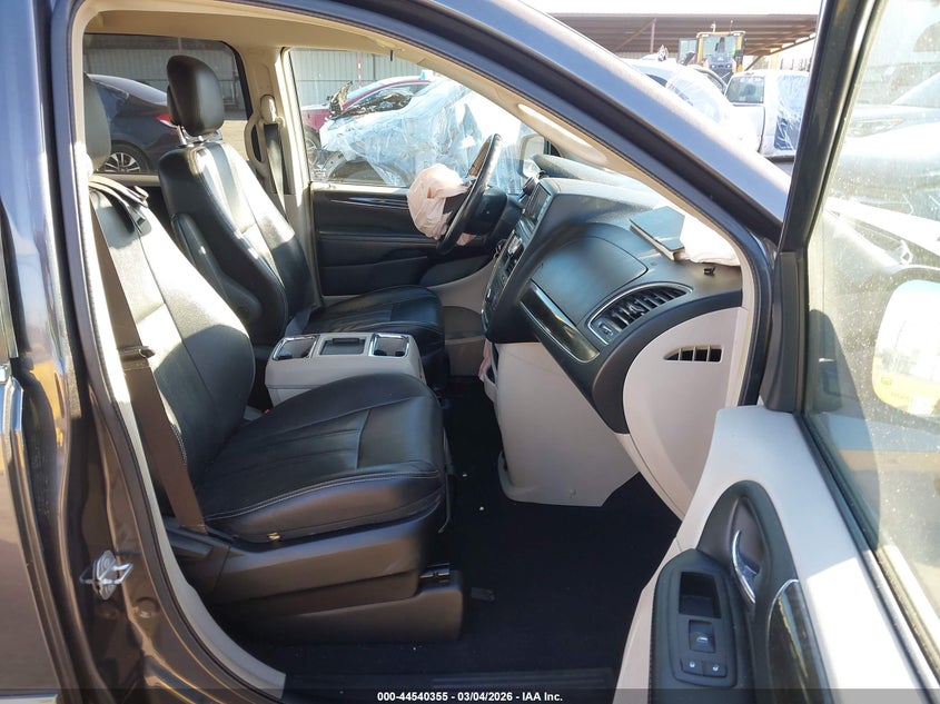 2015 Chrysler Town & Country Touring