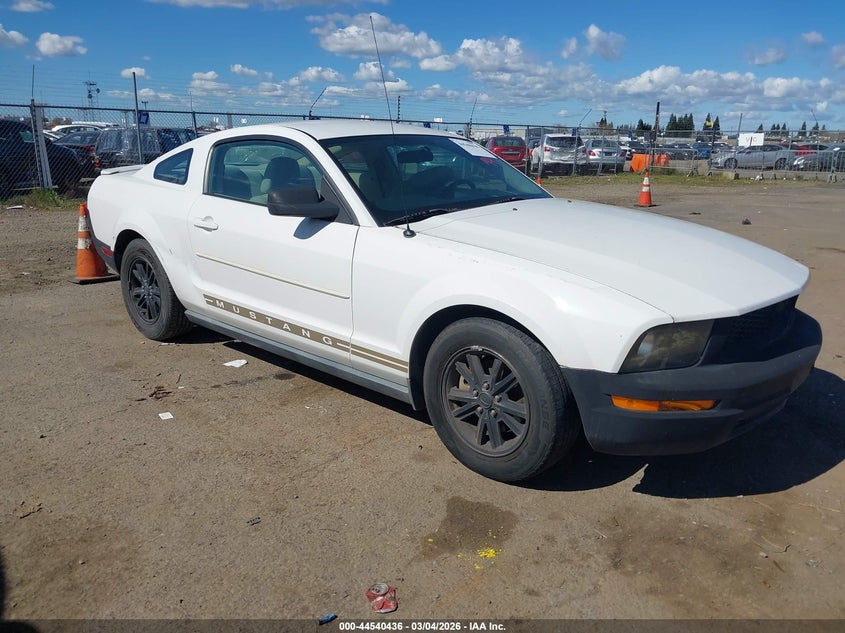 2007 Ford Mustang V6 Deluxe/V6 Premium