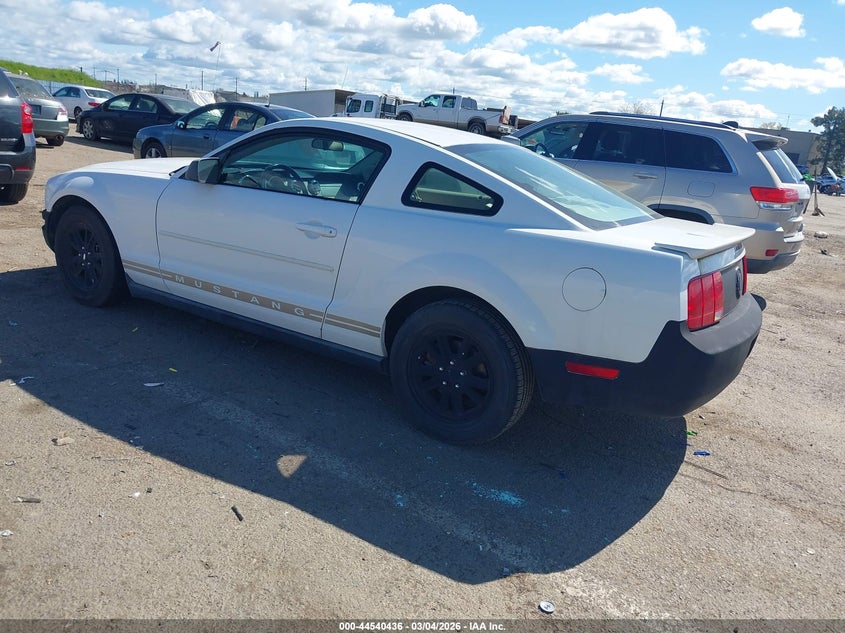 2007 Ford Mustang V6 Deluxe/V6 Premium