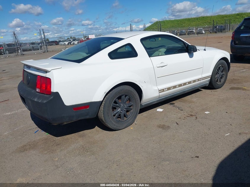 2007 Ford Mustang V6 Deluxe/V6 Premium