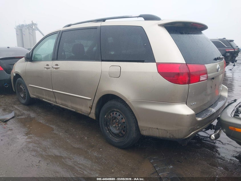 2004 Toyota Sienna Le