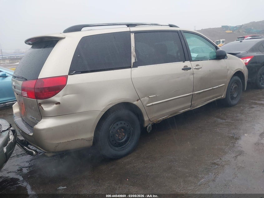 2004 Toyota Sienna Le