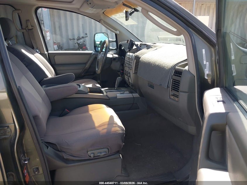 2005 Nissan Titan Le