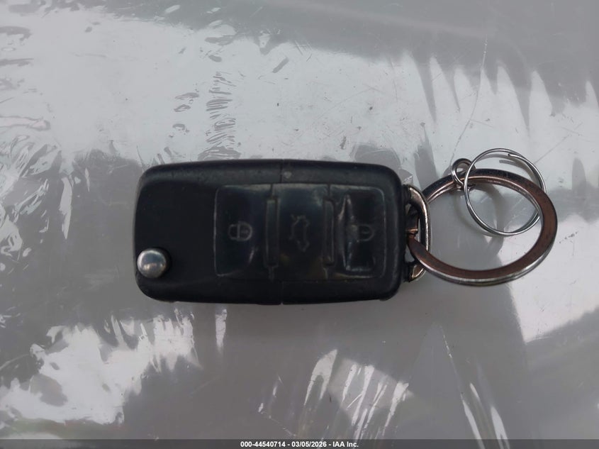 2007 Volkswagen Rabbit 2-Door VIN: WVWBR71KX7W213682 Lot: 44540714