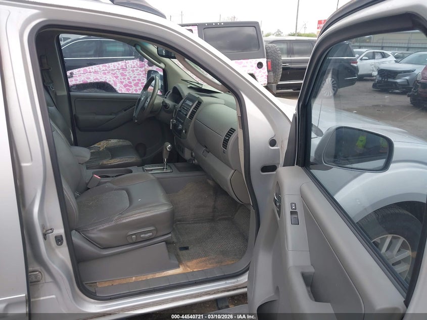 2010 Nissan Frontier Le