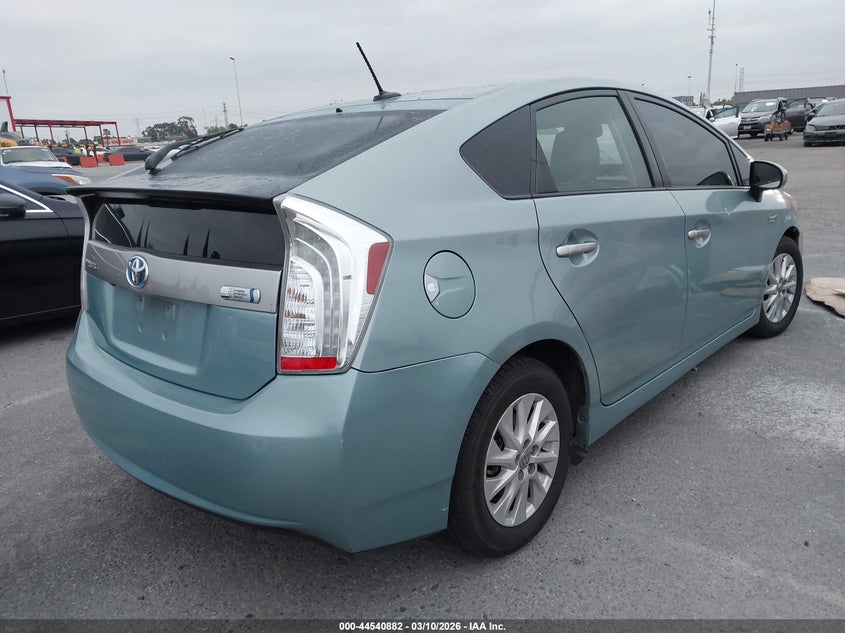 2014 Toyota Prius Plug-In Advanced