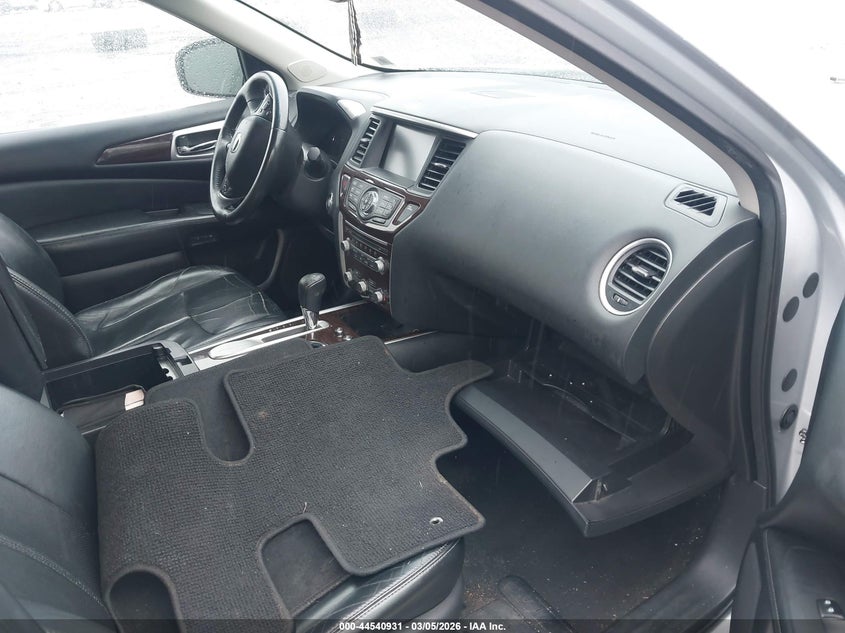 2013 Nissan Pathfinder Platinum