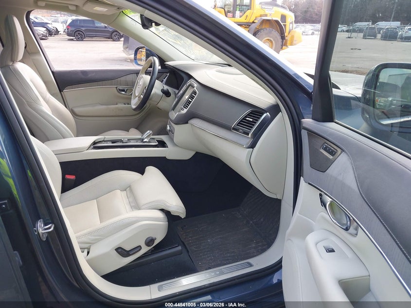 2025 Volvo Xc90 B6 Ultra