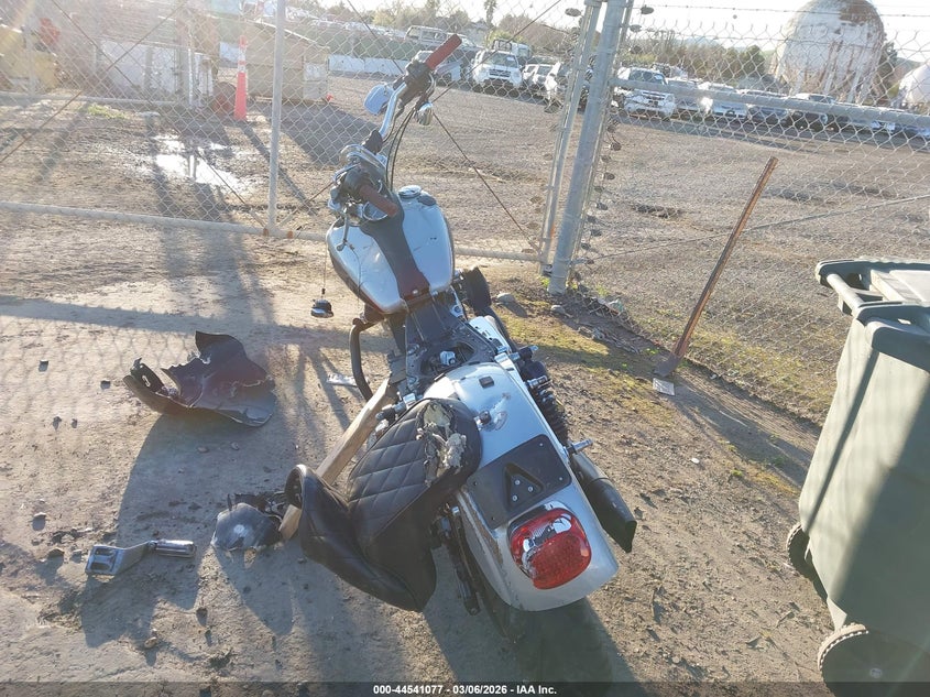 2014 Harley-Davidson Fxdl Dyna Low Rider VIN: 1HD1GNM25EC318354 Lot: 44541077