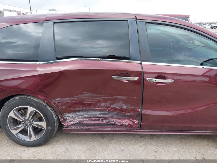 2018 Honda Odyssey Touring VIN: 5FNRL6H86JB076885 Lot: 44541556