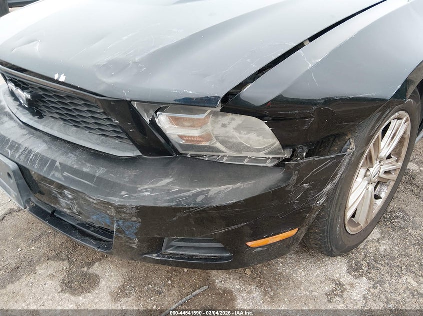 2011 Ford Mustang V6 VIN: 1ZVBP8AM8B5165365 Lot: 44541590