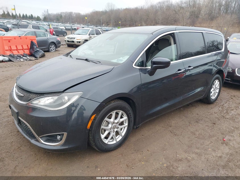 Vin: 2c4rc1fg1lr211727, lot: 45038499, chrysler pacifica touring 20202
