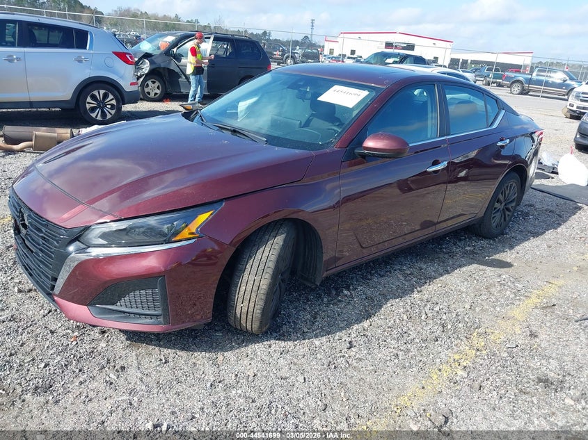 2025 Nissan Altima Sv Fwd