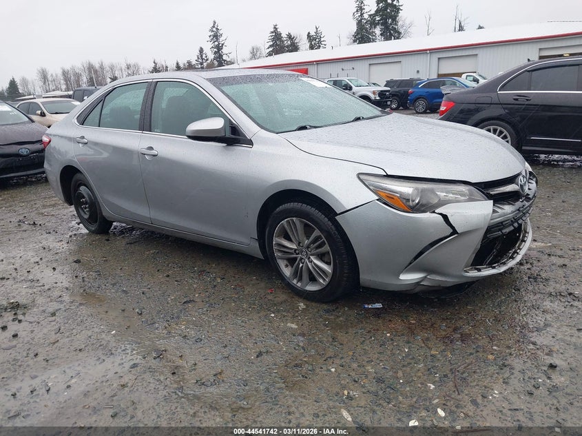 2016 TOYOTA CAMRY SE