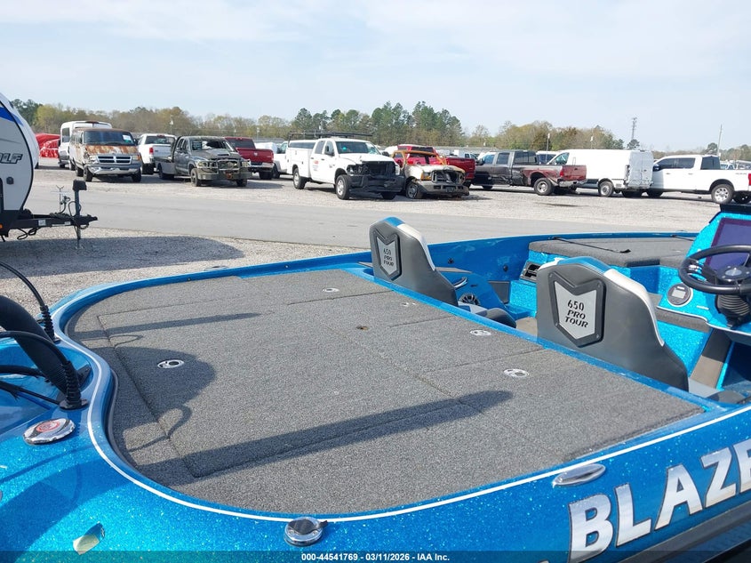 2023 BLAZER 650 PRO TOUR auction photo 8