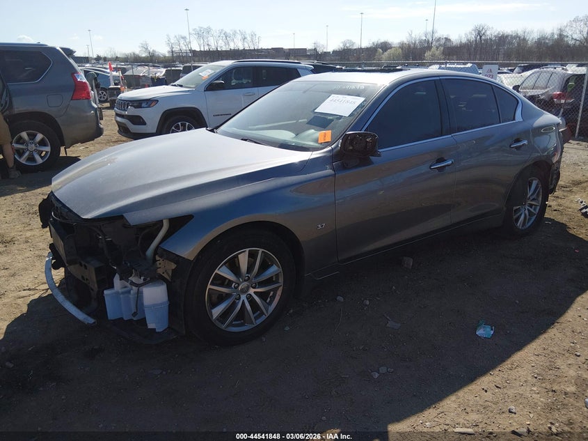 2015 Infiniti Q50 Premium