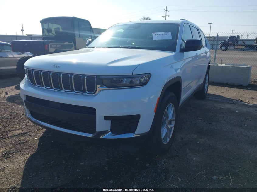 2025 JEEP GRAND CHEROKEE L auction photo 2