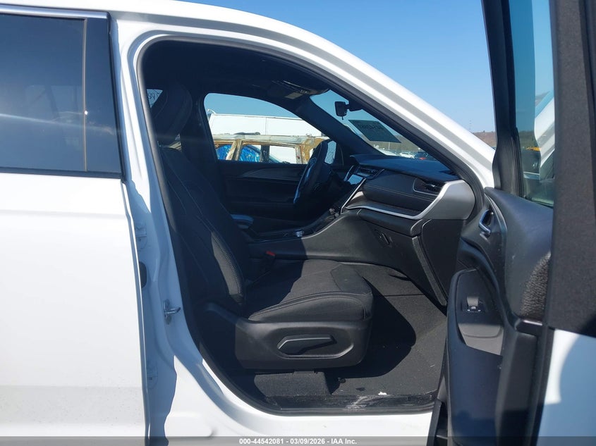 2025 JEEP GRAND CHEROKEE L auction photo 5