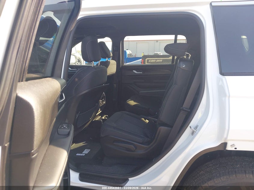 2025 JEEP GRAND CHEROKEE L auction photo 8