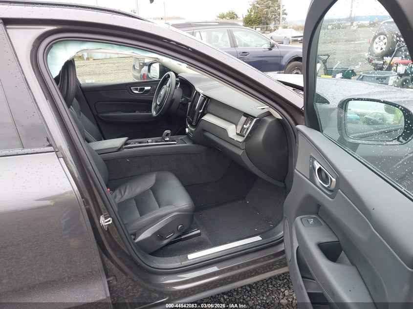 2025 VOLVO XC60 PLUG-IN HYBRID 2.0L I-4 DI, DOHC, V(VIN: YV4H60RJ4S1008030