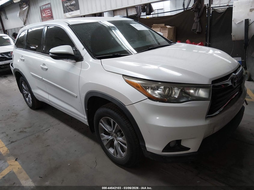 2015 Toyota Highlander Le Plus V6