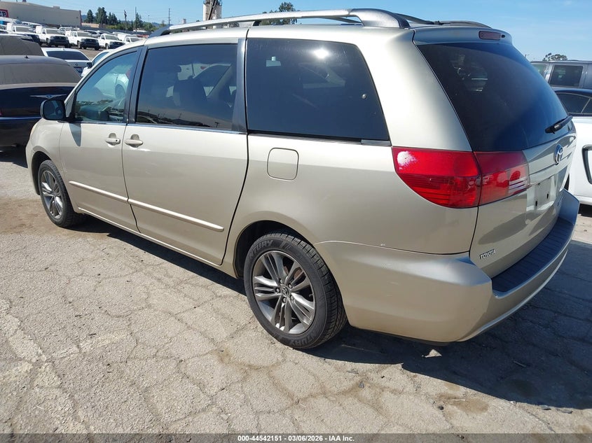 2004 Toyota Sienna Le