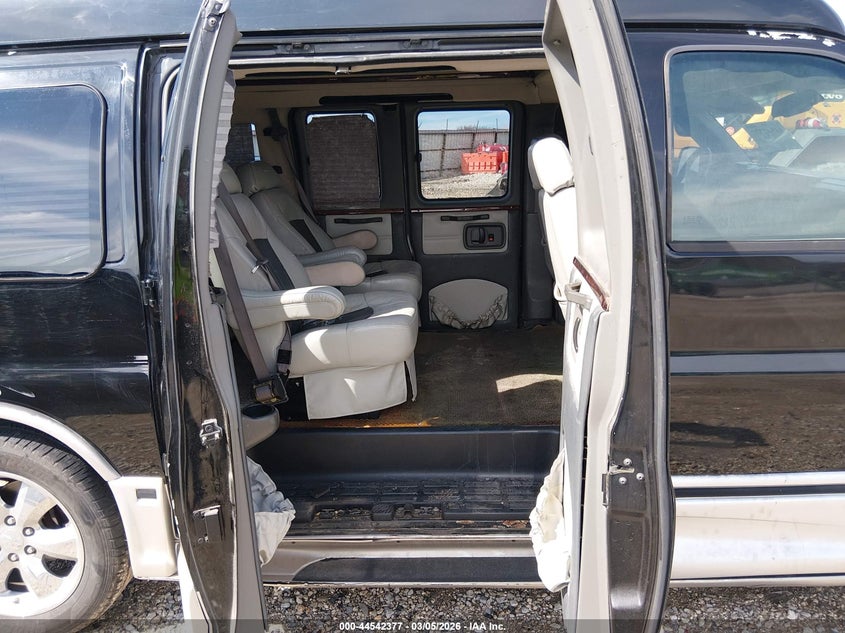 2003 GMC Savana Cutaway Standard/Standard W/C7L/C7N #8