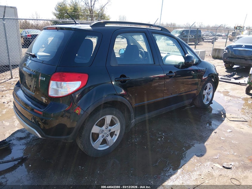 2012 Suzuki Sx4 Premium/Tech Valu Pkg (Nav)