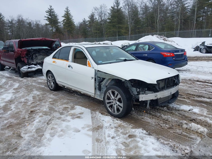 2013 Mercedes-Benz C 300 Luxury 4Matic