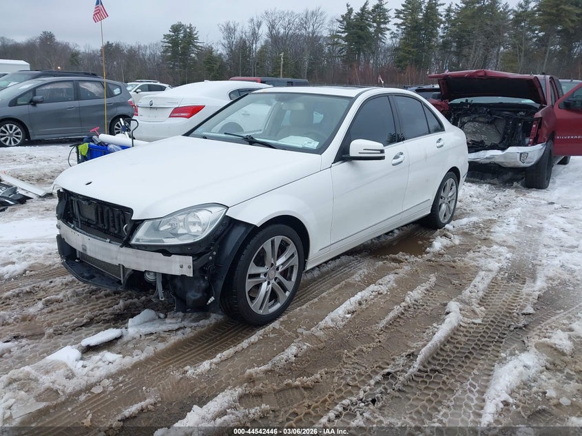 2013 Mercedes-Benz C 300 Luxury 4Matic