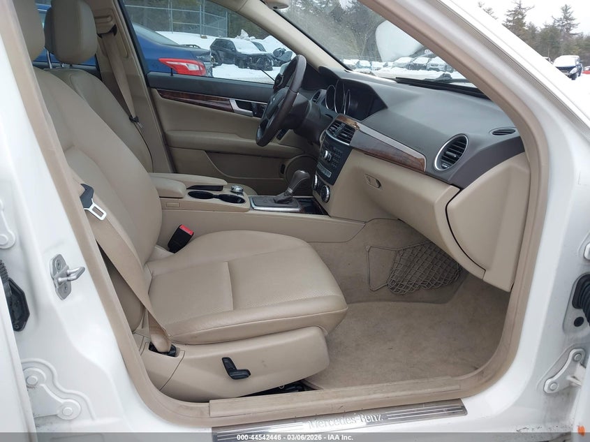 2013 Mercedes-Benz C 300 Luxury 4Matic