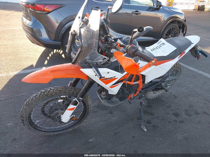 2025 KTM 390 ADVENTURE SPORT_BIKE 1