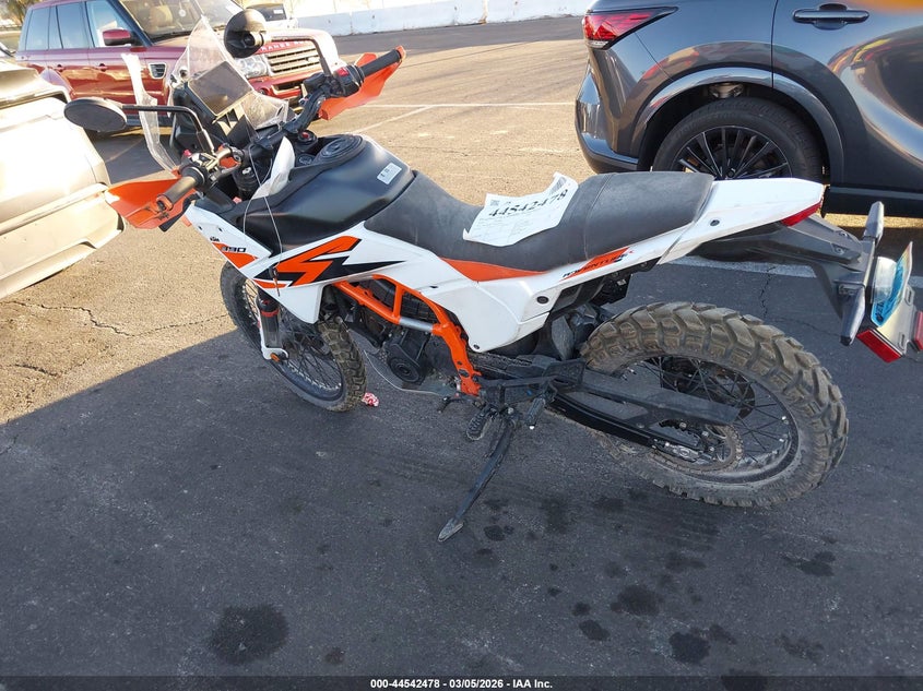 2025 KTM 390 ADVENTURE SPORT_BIKE 1